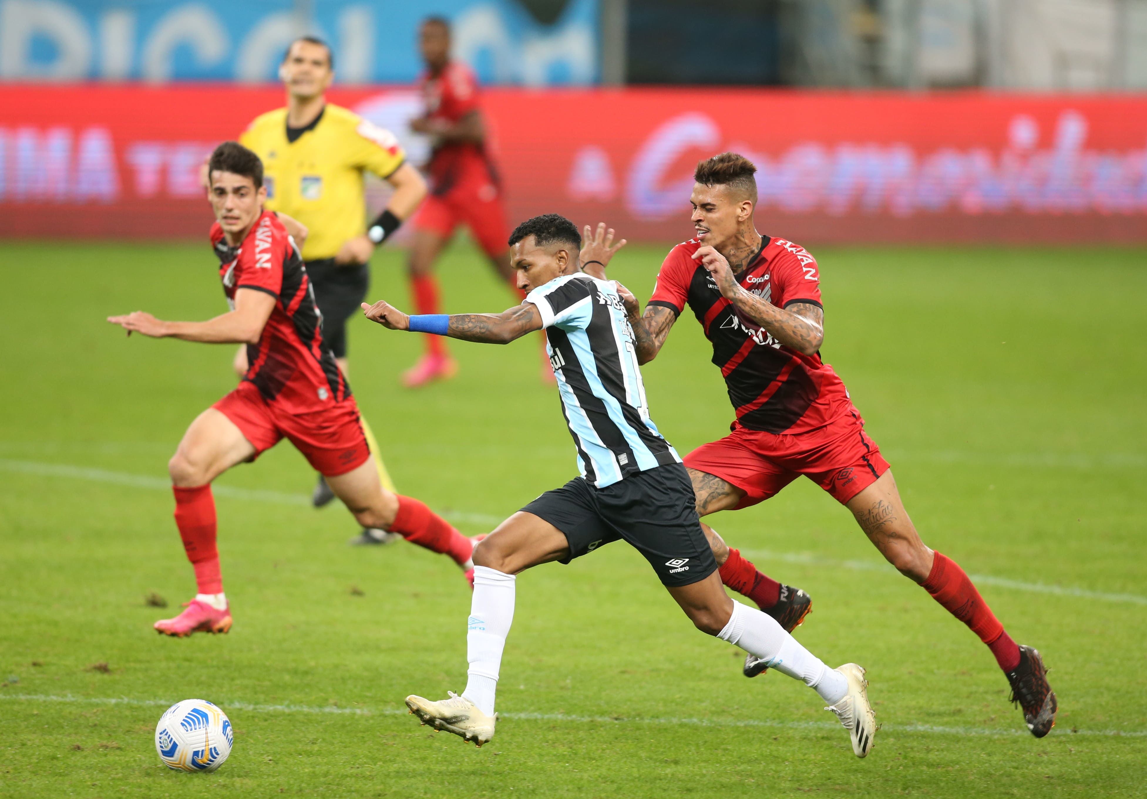 Gremio vs. Athletico Paranaense. Pronostico, Apuestas y Cuotas│18 de abril de 2024