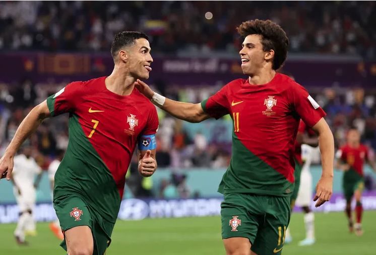 Double from Bruno Fernandes helps Portugal win over Uruguay