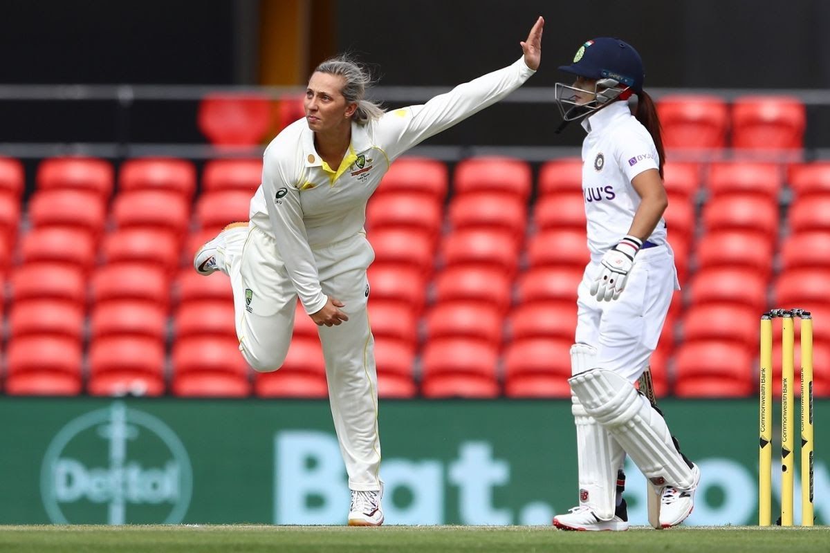 Women's Test: India begins steadily on the third day