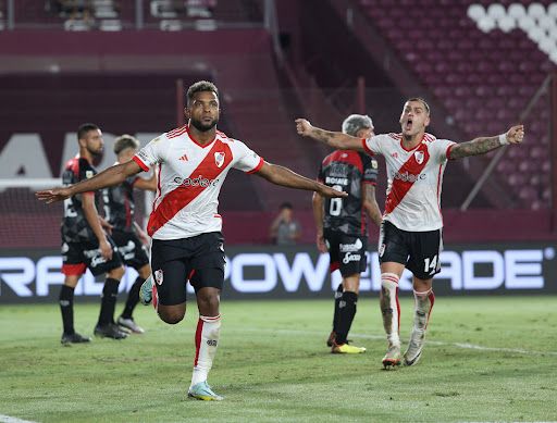 Deportivo Riestra vs. River Plate. Pronóstico, Apuestas y Cuotas│12 de febrero de 2024