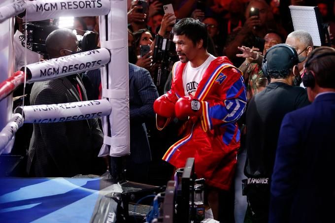 Pacquiao defeats a South Korean blogger by unanimous decision of the judges