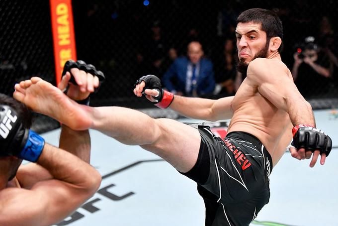 Makhachev to Volkanovski: I can guarantee you will panic after the first 15 helpless seconds on the floor