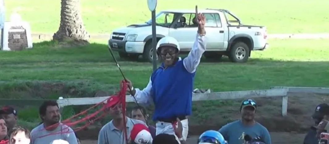 Former UFC Champion Oliveira Wins Horse Racing Championship in Argentina