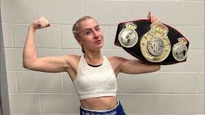 Astrid Wett, la fan del Chelsea que paso de OnlyFans a noquear en el ring