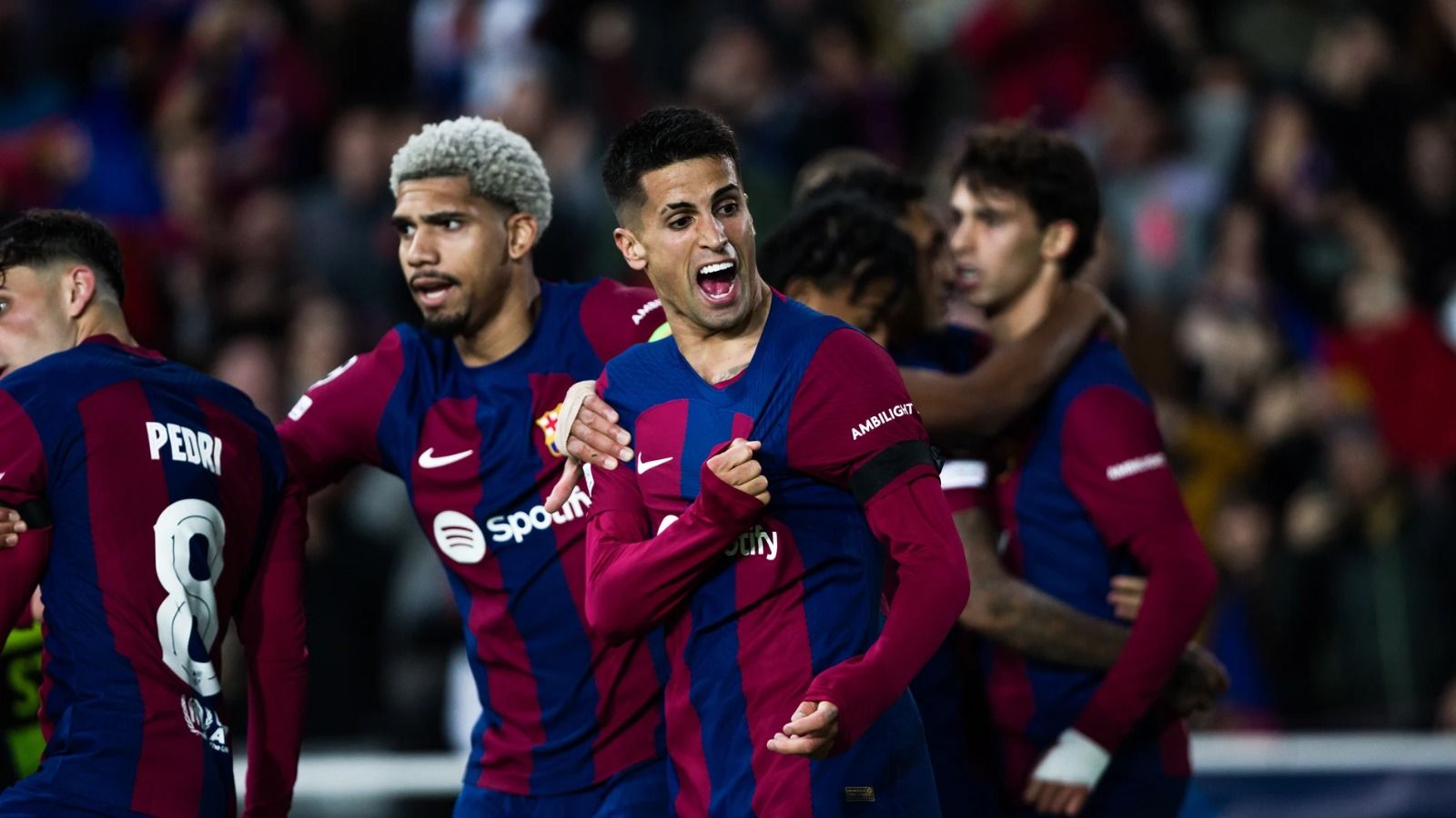 El Barcelona gana en Champions y las críticas menguan, por el momento