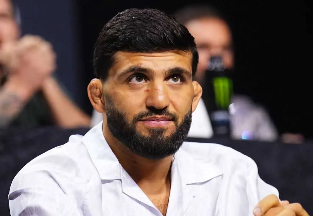 Tsarukyan May Finish Topuria in the Third or Fourth Round: Vartanyan