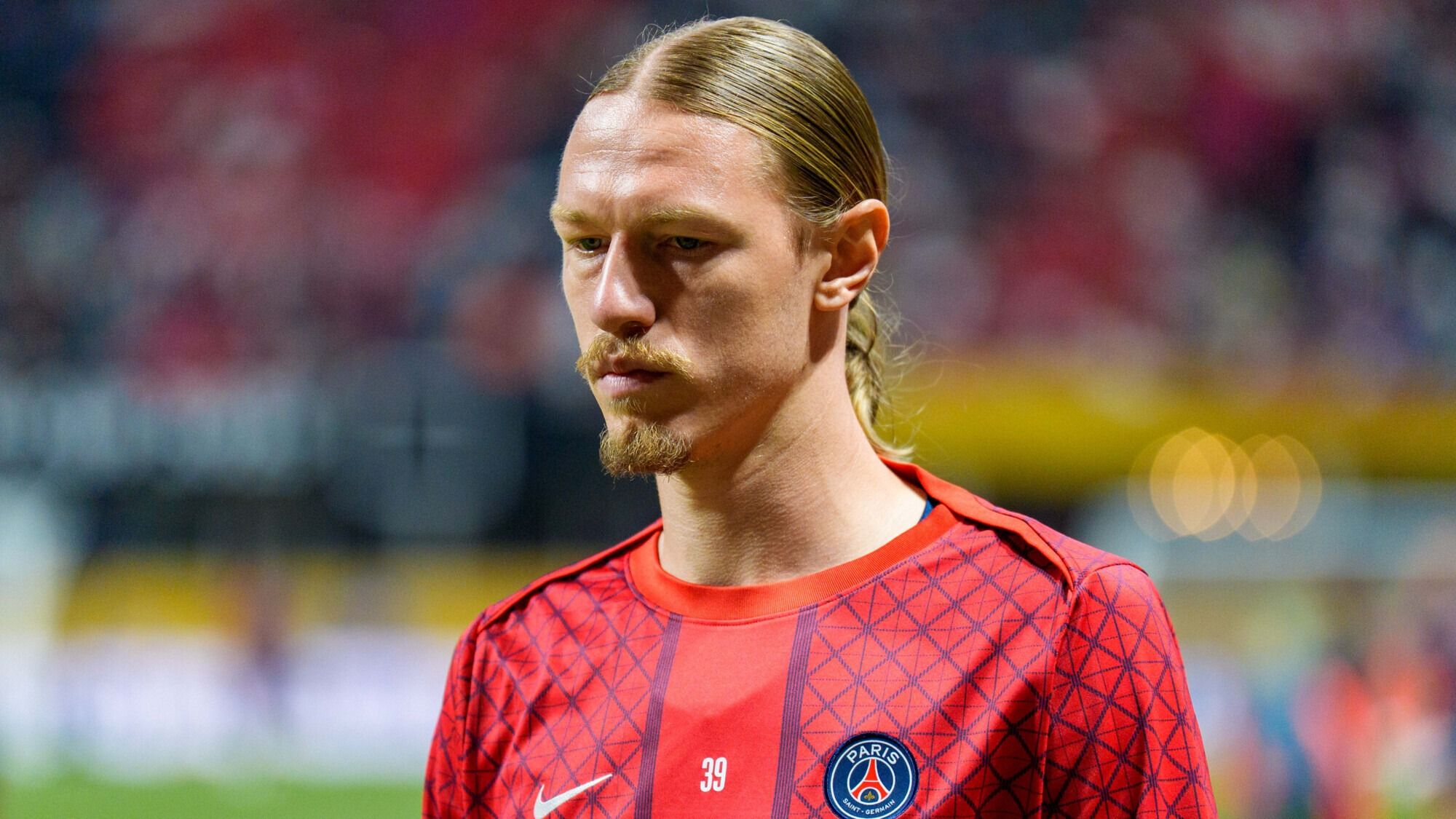 L'Équipe: PSG Are Considering Safonov's Departure in Winter