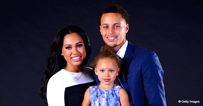 Adorable Riley Curry becomes chef for momma Ayesha and dad Steph