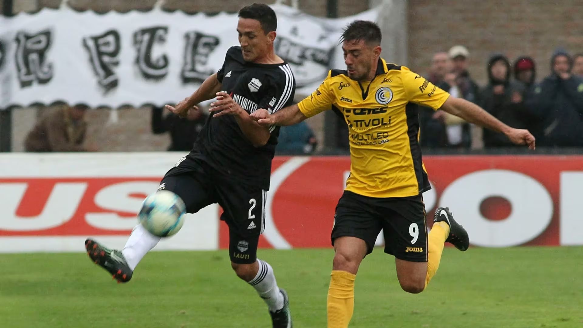 Deportivo Riestra vs. Comunicaciones. Pronóstico, Apuestas y Cuotas│7 de febrero de 2024