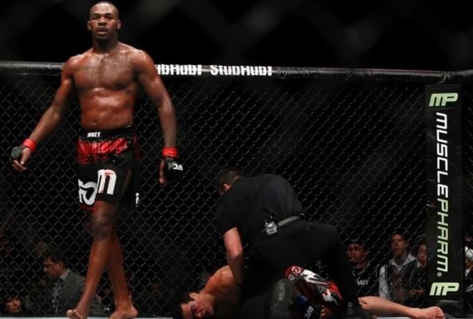 Jon Jones signs a new eight-fight contract with UFC