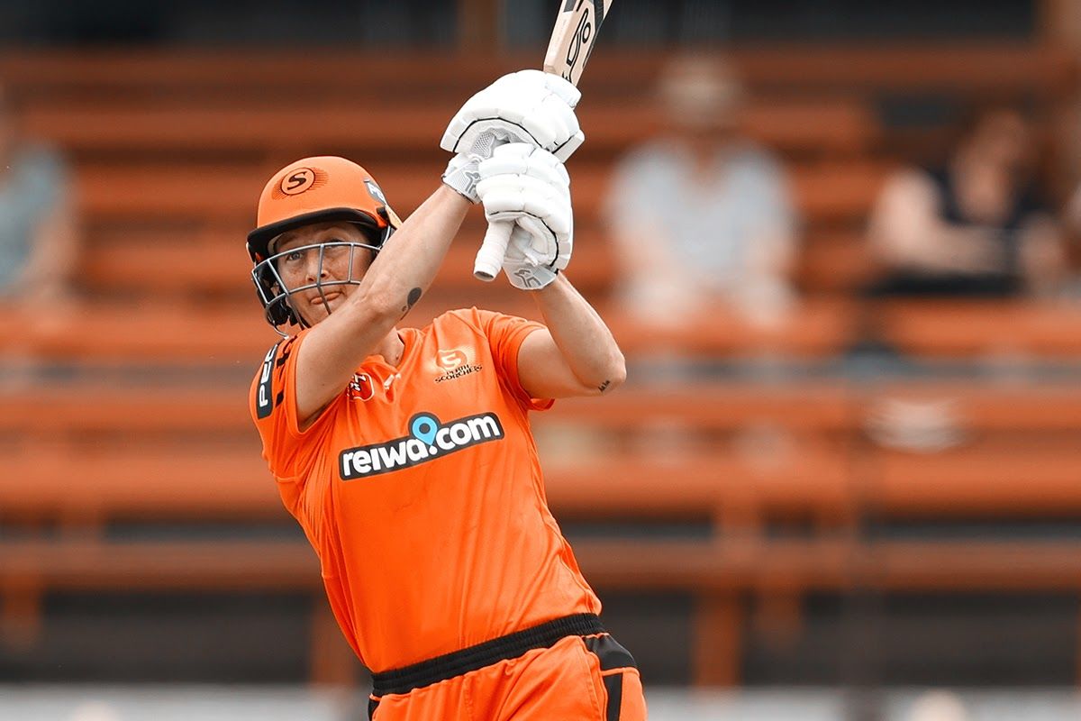 WBBL: Devine's century sinks the Thunder