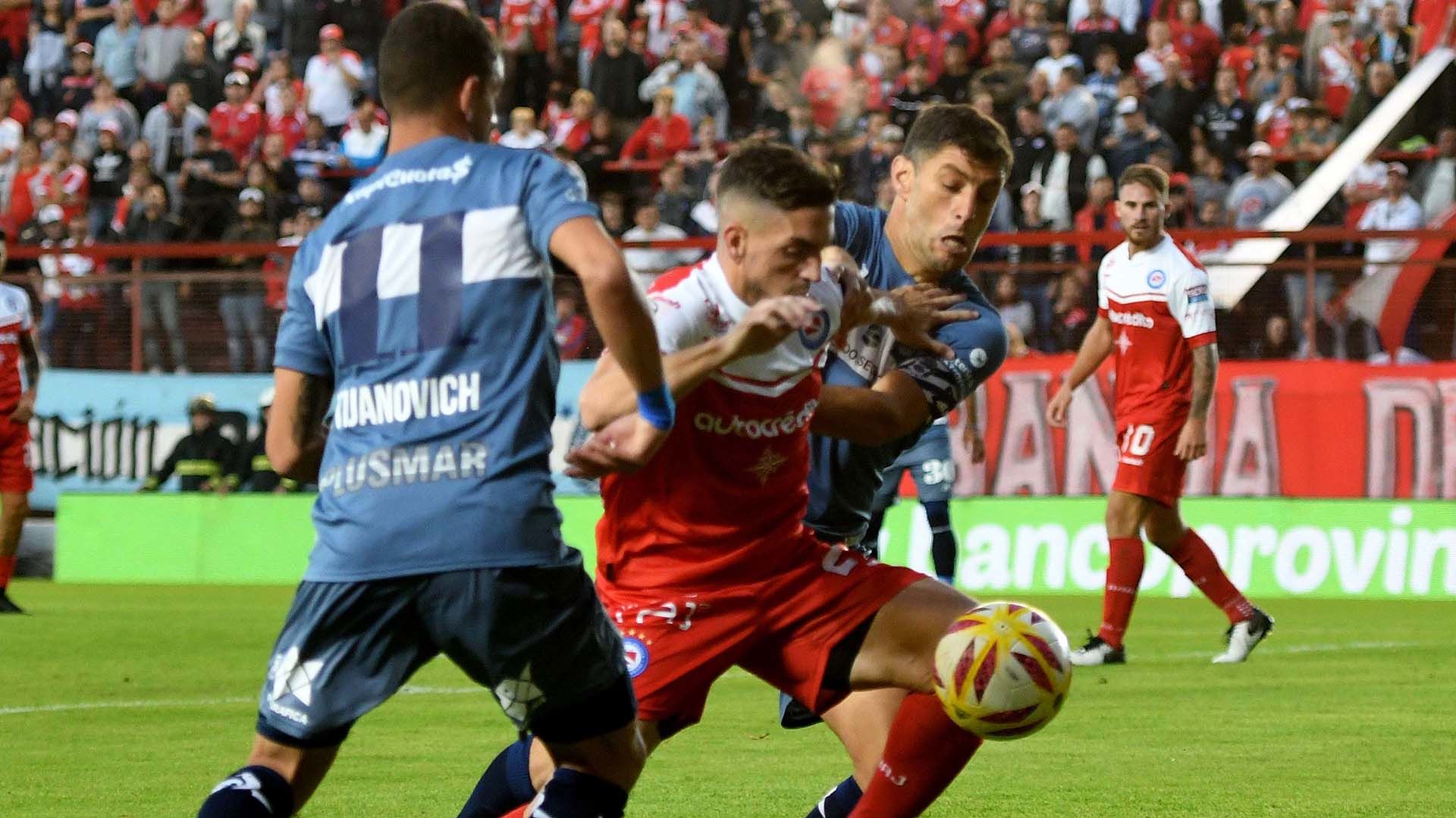 Gimnasia y Esgrima La Plata vs. Argentinos Juniors. Pronostico, Apuestas y Cuotas│17 de octubre de 2022