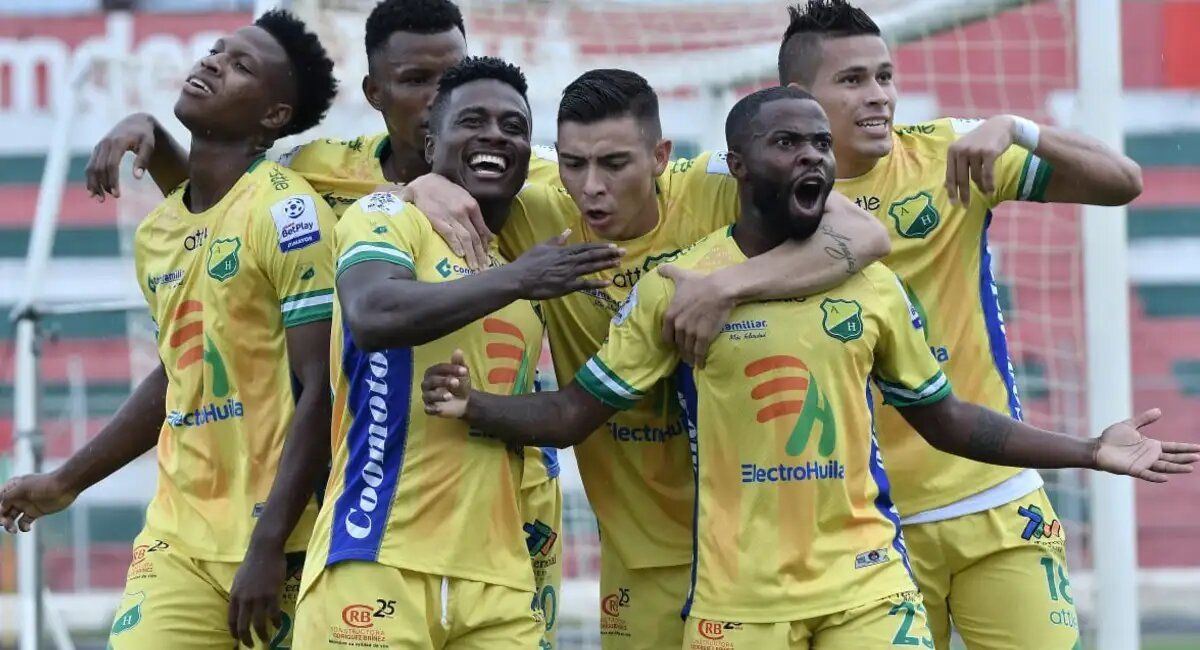 Atlético Huila vs Deportes Tolima Prediction, Betting Tips & Odds │18 February, 2023