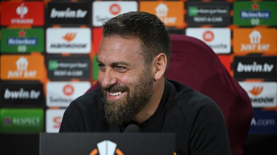 De Rossi Comments On Roma Advancing To Europa League Semifinals
