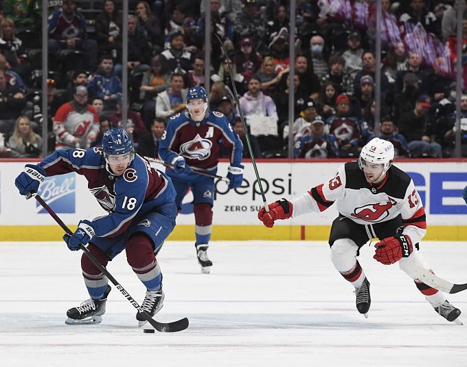 Colorado Avalanche vs Carolina Hurricanes Prediction, Betting Tips & Odds │17 APRIL, 2022