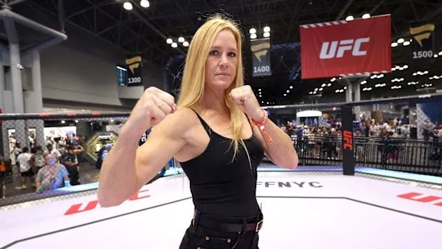 Former UFC Champion Holly Holm to Challenge for WBA Lightweight Title