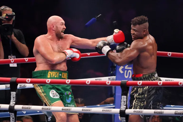 Bookmakers Consider Fury Favorite In Possible Rematch With Ngannou