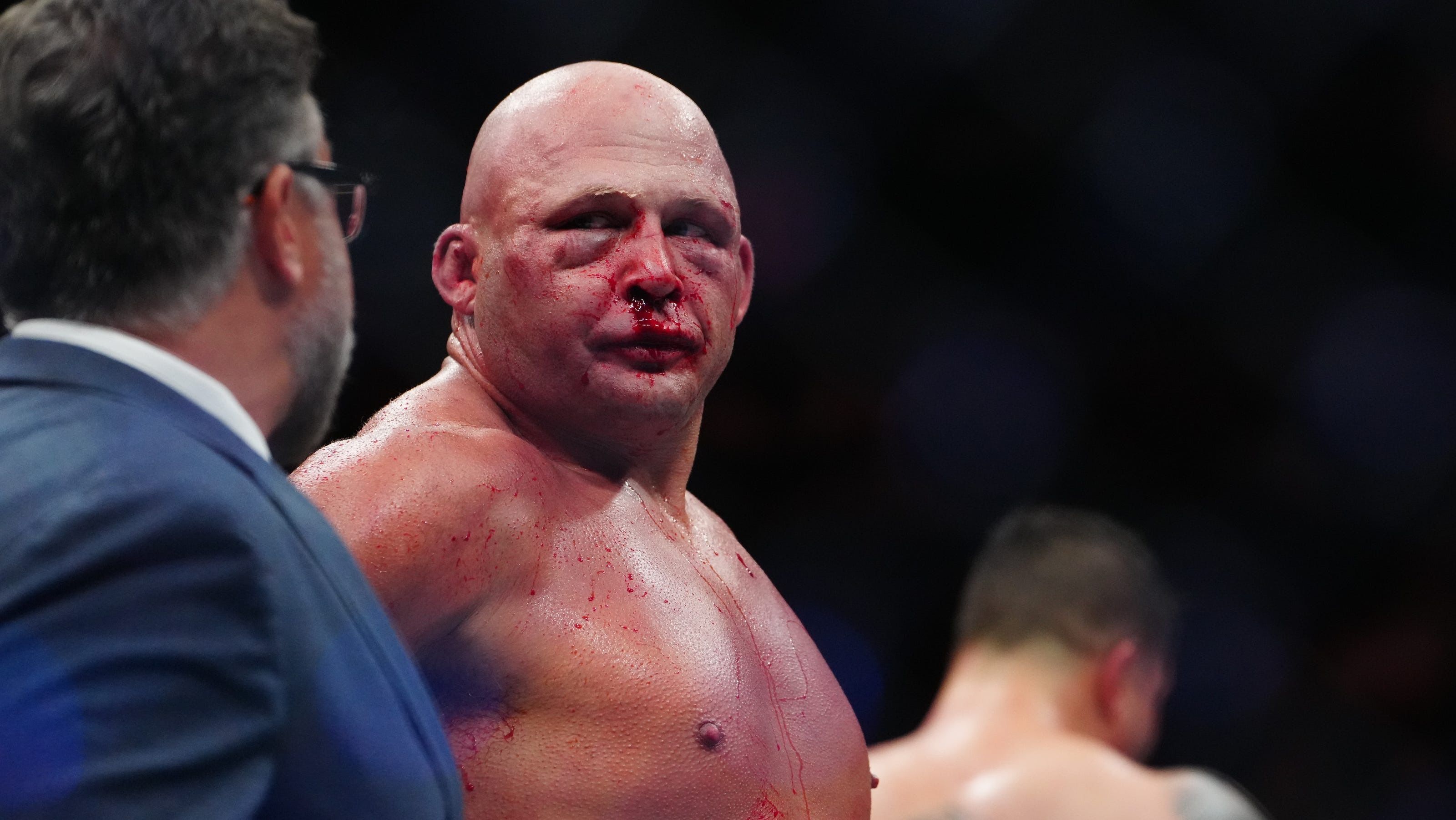 UFC Heavyweight Hines Suspended for One Year for Using Steroids