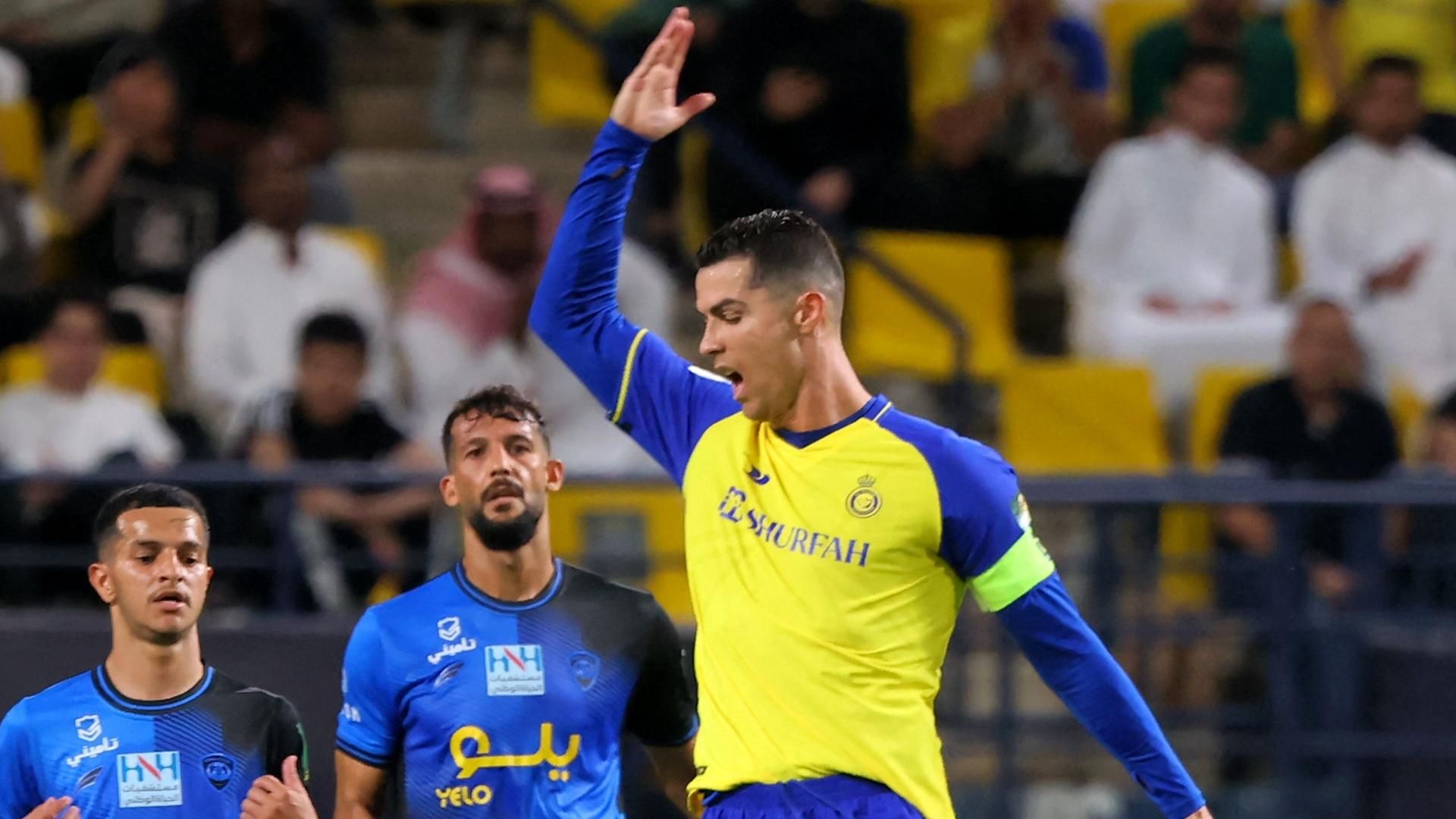 Ronaldo criticizes Al-Nassr home field during match