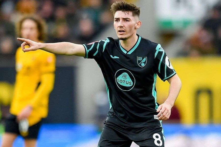 MF Billy Gilmour extends contract with Chelsea