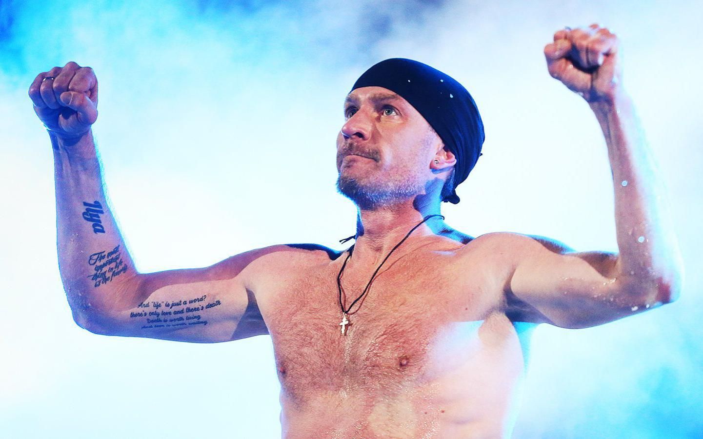 Al ruso y patinador artístico Roman Kostomarov tuvieron que amputarle los dedos de su mano