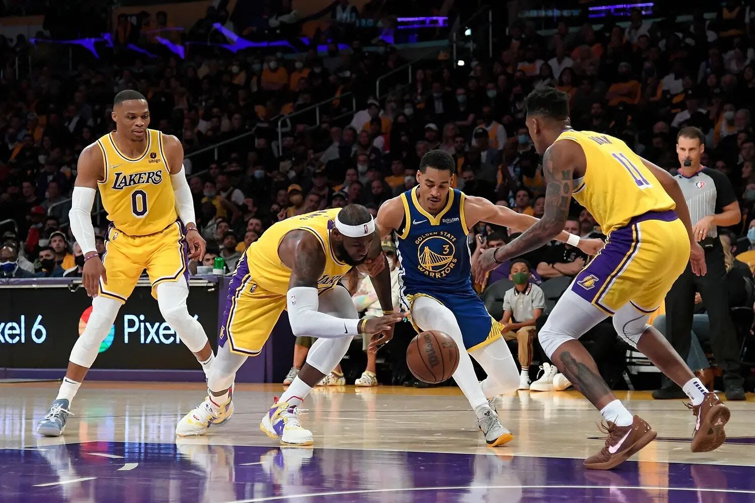 NBA: Warriors team effort too much for the Lakers