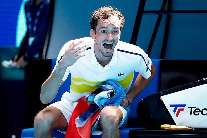 Felix Auger-Aliassime vs Daniil Medvedev Prediction, Betting Tips & Odds │26 JANUARY, 2022