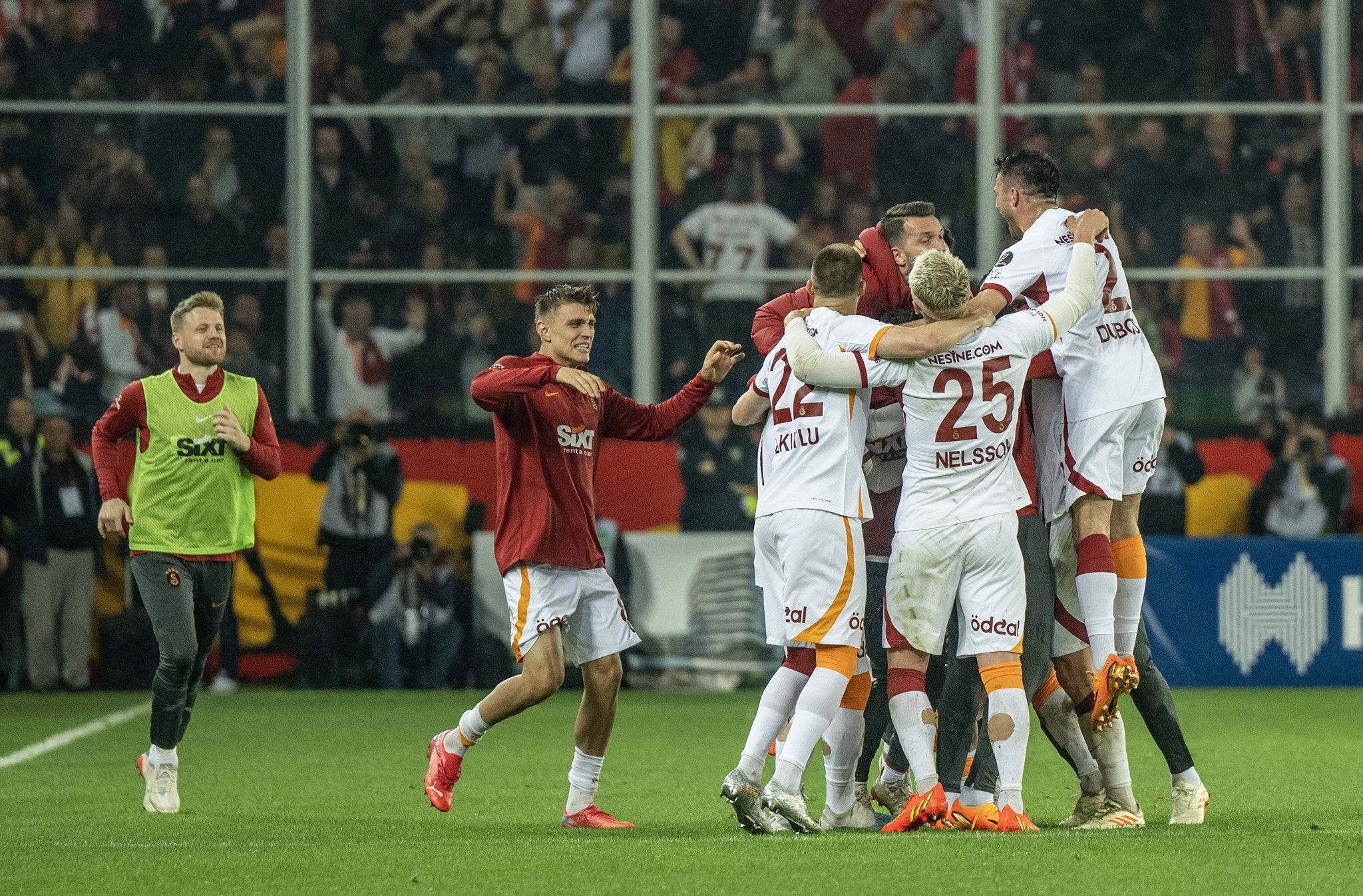 Valencia vs Sevilla: Prediction for the Match on December 7, 2025