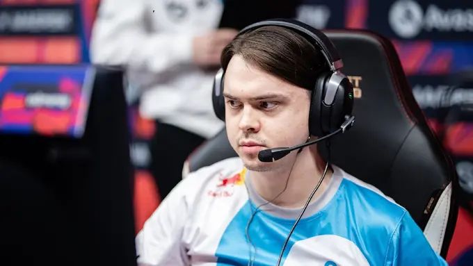 Cloud9 vs Heroic. Pronóstico, Apuestas y Cuotas│24 de noviembre de 2023