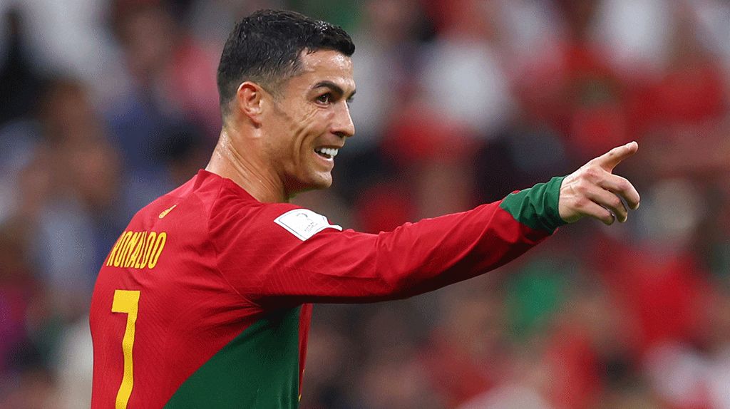 Ronaldo first ever to score 100 goals in official matches for national team