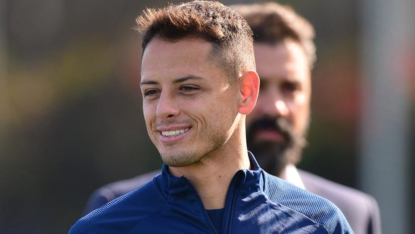 Ex-Man Utd Player Chicharito Apologizes for Comments on Women