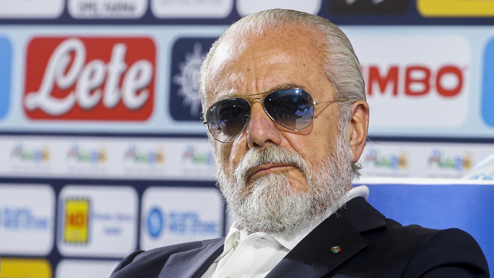  De Laurentiis, presidente del Napoli, acusó a la FIFA de robar miles de millones