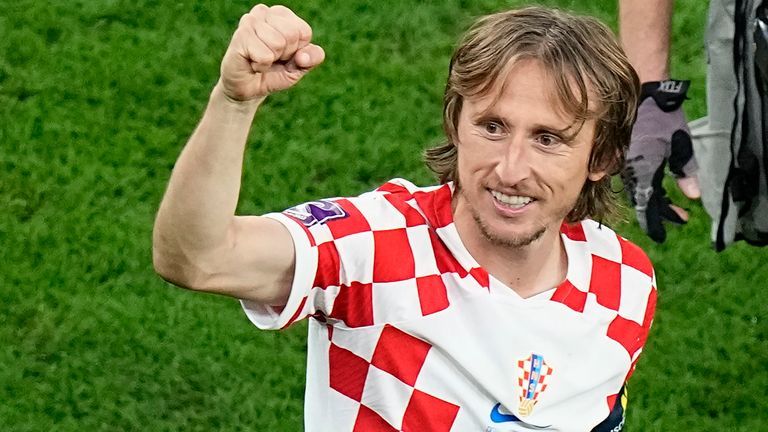 Modrić says he will continue to play for Croatia