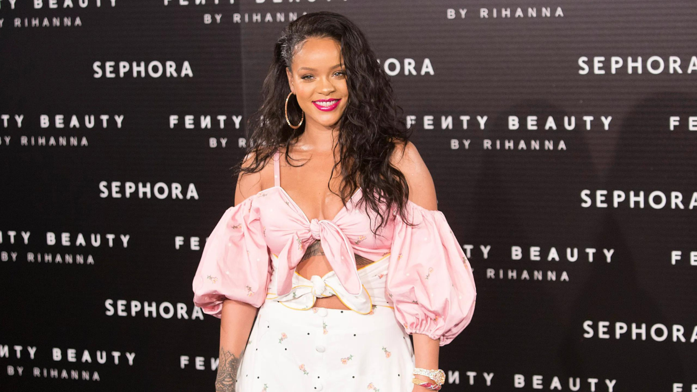 La colaboración épica de Fenty con los Juegos Olímpicos: un orgullo para Rihanna 3 Moncloa Un toque de belleza para los voluntarios