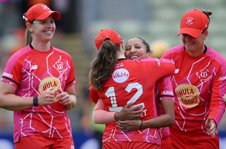 Welsh Fire women celebrated their first victory. @The Hundred