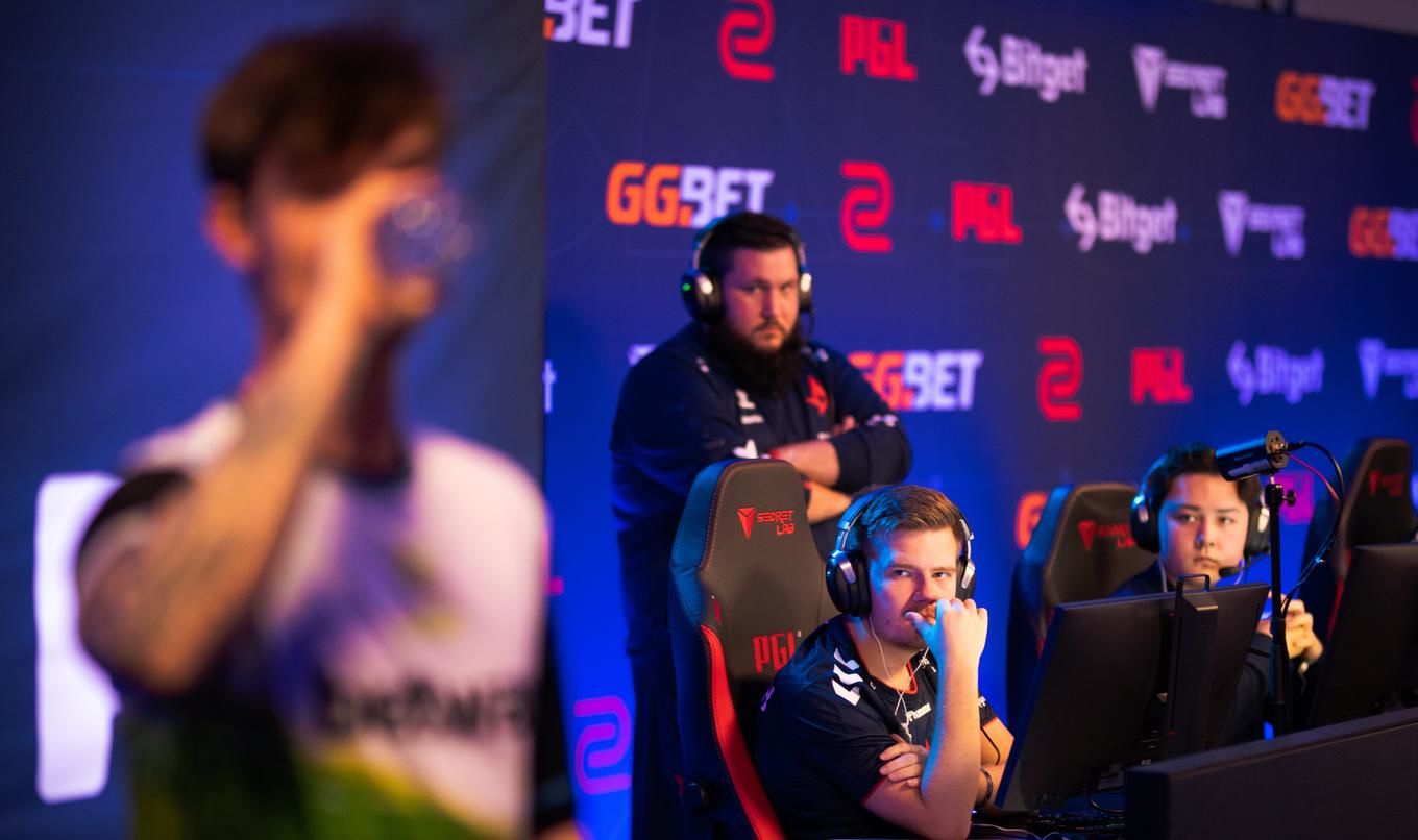 Nicolai 'device' Reedtz's Counter-Strike Player Profile