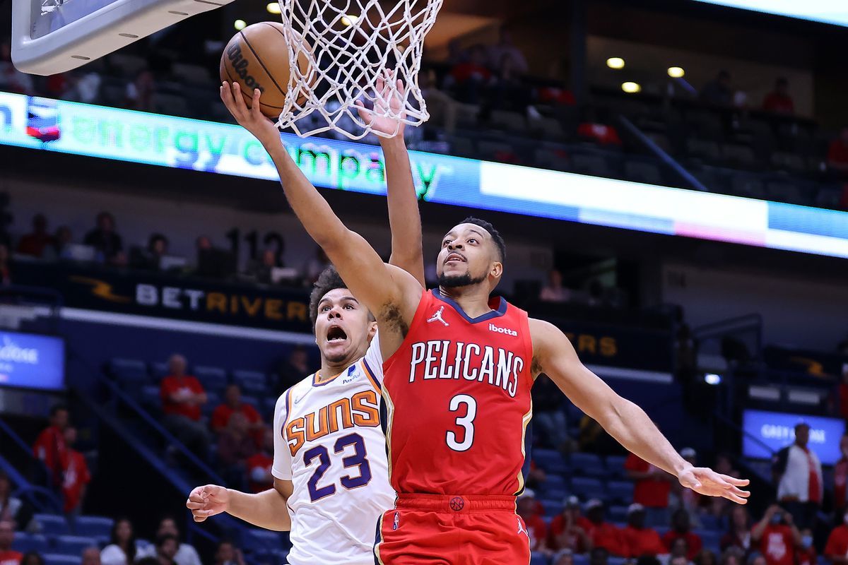 CJ McCollum lay-up against Cameron Johnson (New Orleans Pelicans vs Phoenix Suns)