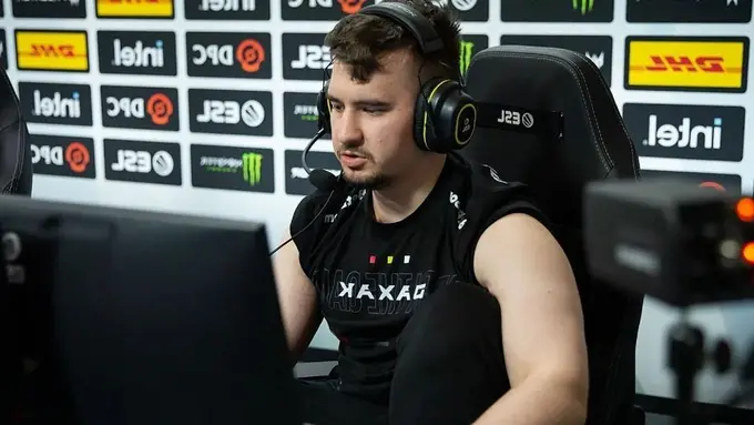 "Daxak" - former HellRaisers carry "Daxak"