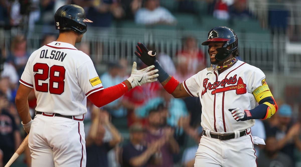 Matt Olson y Ronald Acuña Jr.