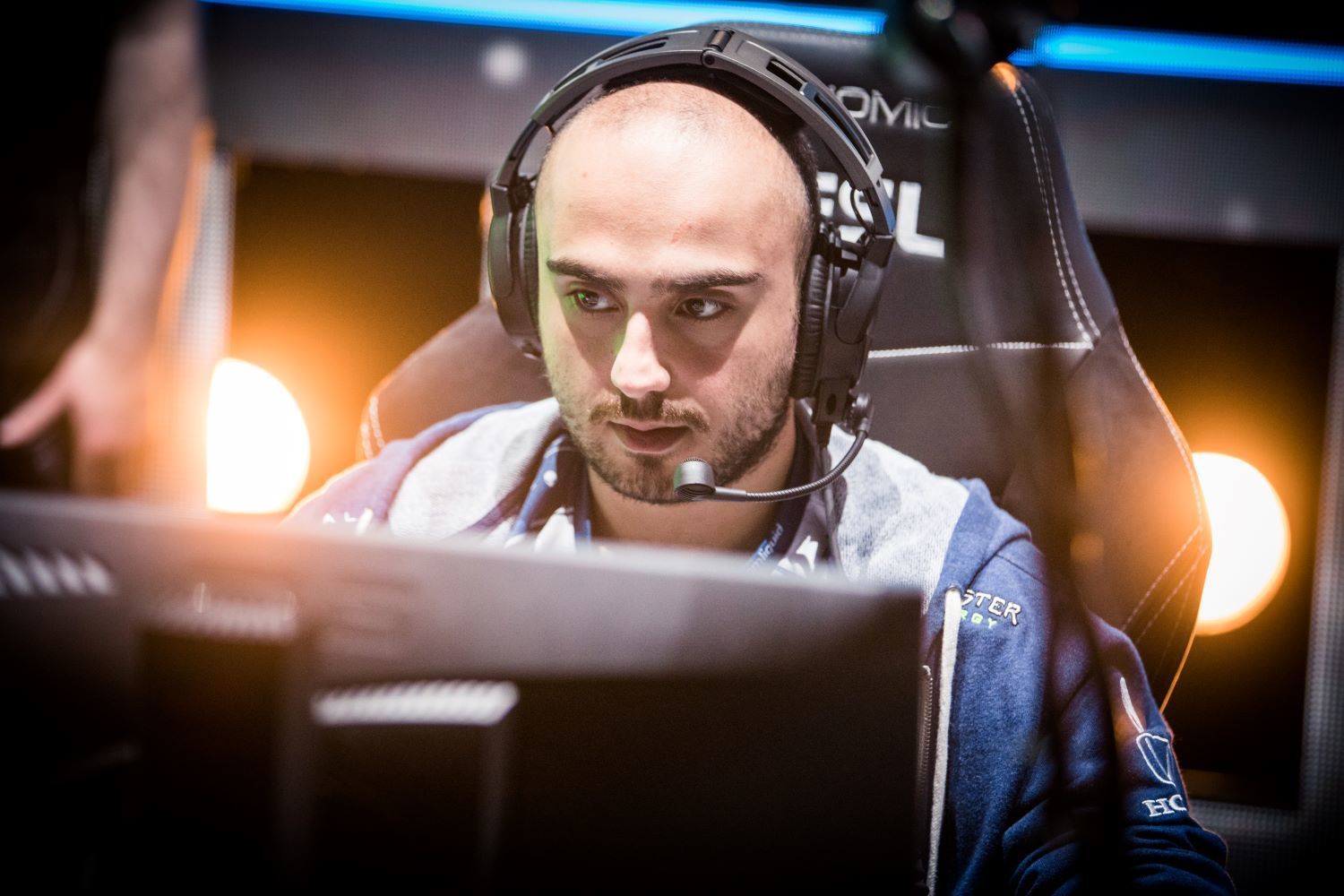 Kuro KuroKy Salehi Takhasomi