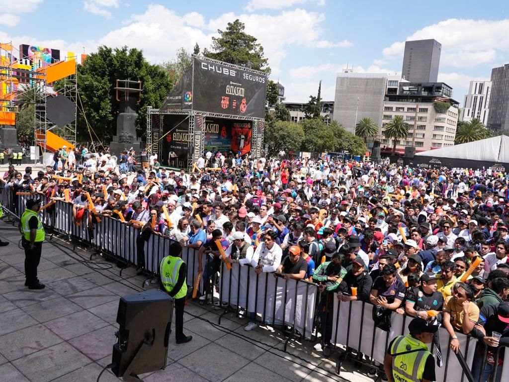 Más de 5000 mil aficionados se dieron cita en el Monumento a la Revolución