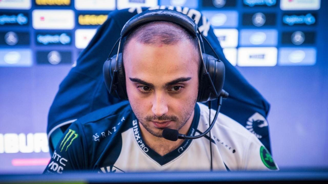 Kuro KuroKy Salehi Takhasomi