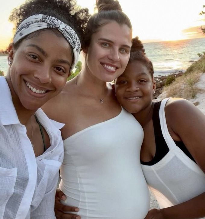 Anna Petrakova, a basketball sex symbol and the wife of Womens NBA star Candace Parker Blowjob 680x728 hq photo Anna Petrakova, a basketball sex symbol and the wife of Womens NBA star Candace Parker