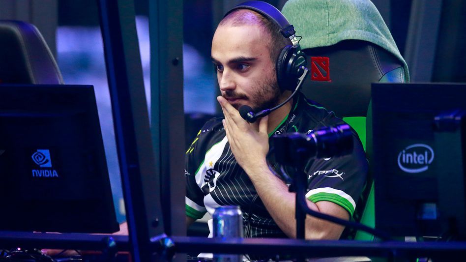 Kuro KuroKy Salehi Takhasomi