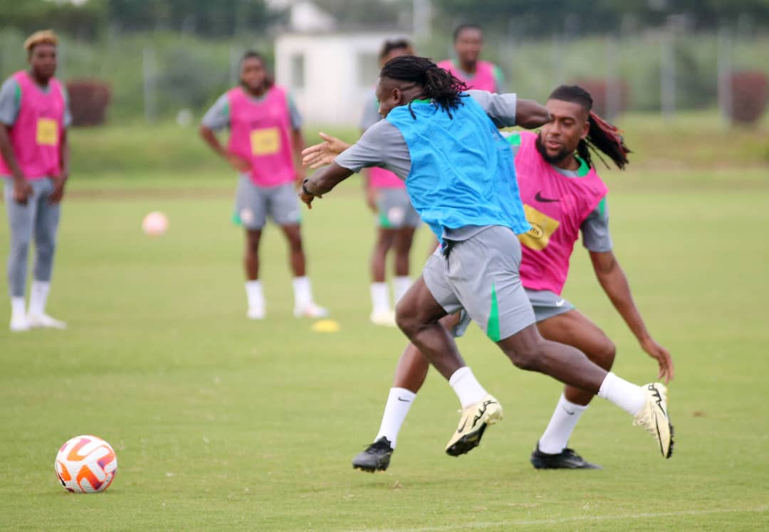 Team’s Training (Simon vs Iwobi) Team’s Training (Simon vs Iwobi)