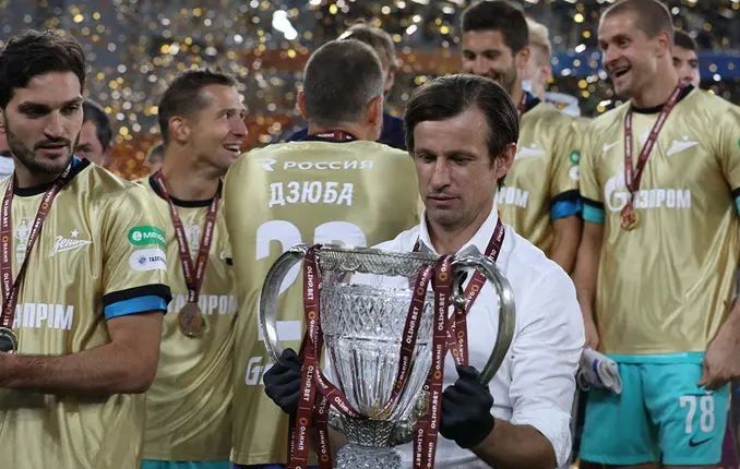 Sergei Semak with the Russian Cup Sergei Semak with the Russian Cup