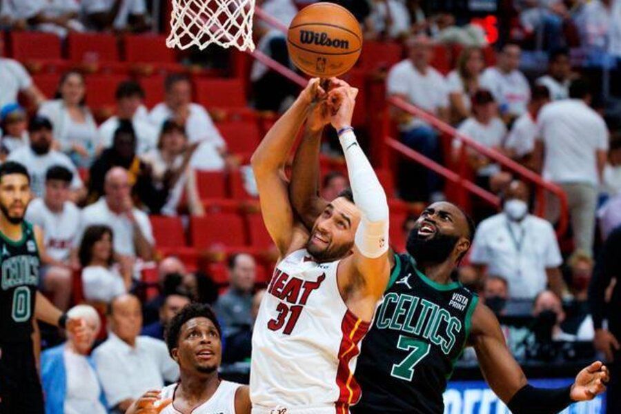 Jaylen Brown blocks Caleb Martin (Boston Celtics vs Miami Heat)