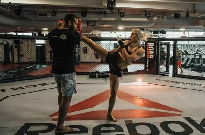 Thiago Santos and Yana Kunitskaya