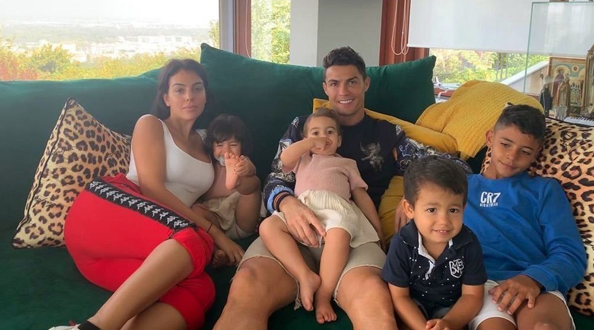 Ronaldo and Family in Four Seasons Hotel