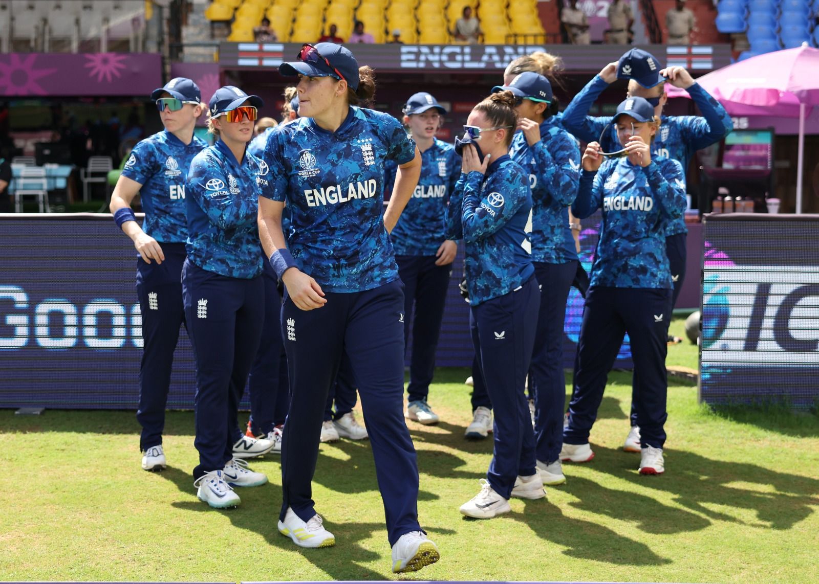 England eye ninth final. England Cricket/X